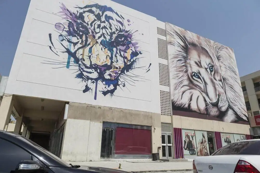 Lion and tiger street art murals in Al Karama, Dubai – a free urban art experience for visitors in 2025