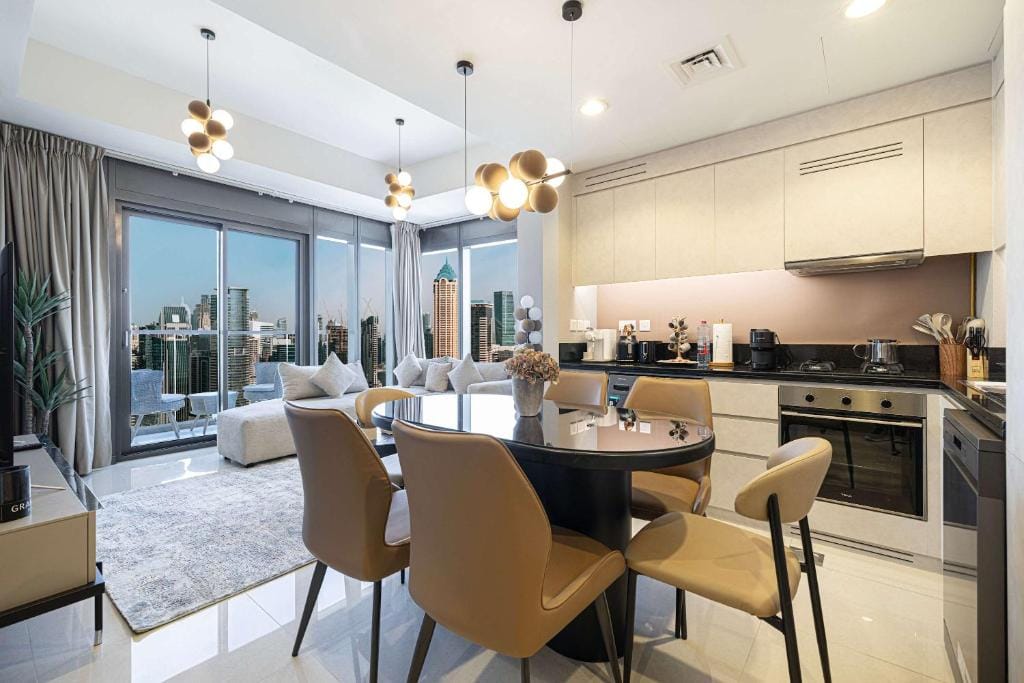 Serviced Apartments in Dubai (2025): Flexible Stays, Costs & Areas