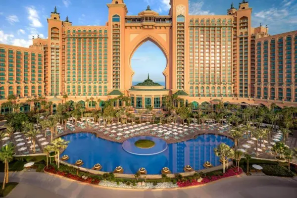 Weekend Getaways from Dubai by Car: Desert Resorts, Coastal Towns & Villas
